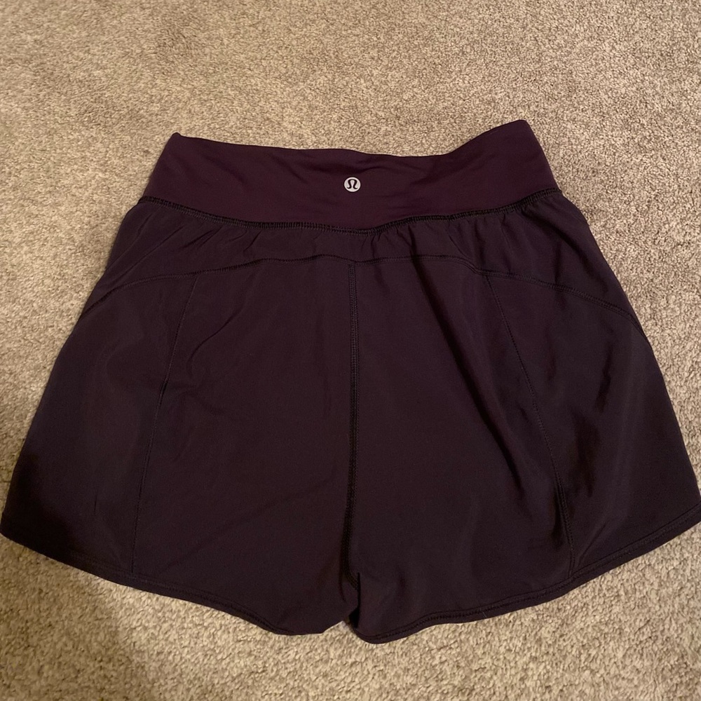 High rise Lululemon Navy Blue Shorts! Size 6
